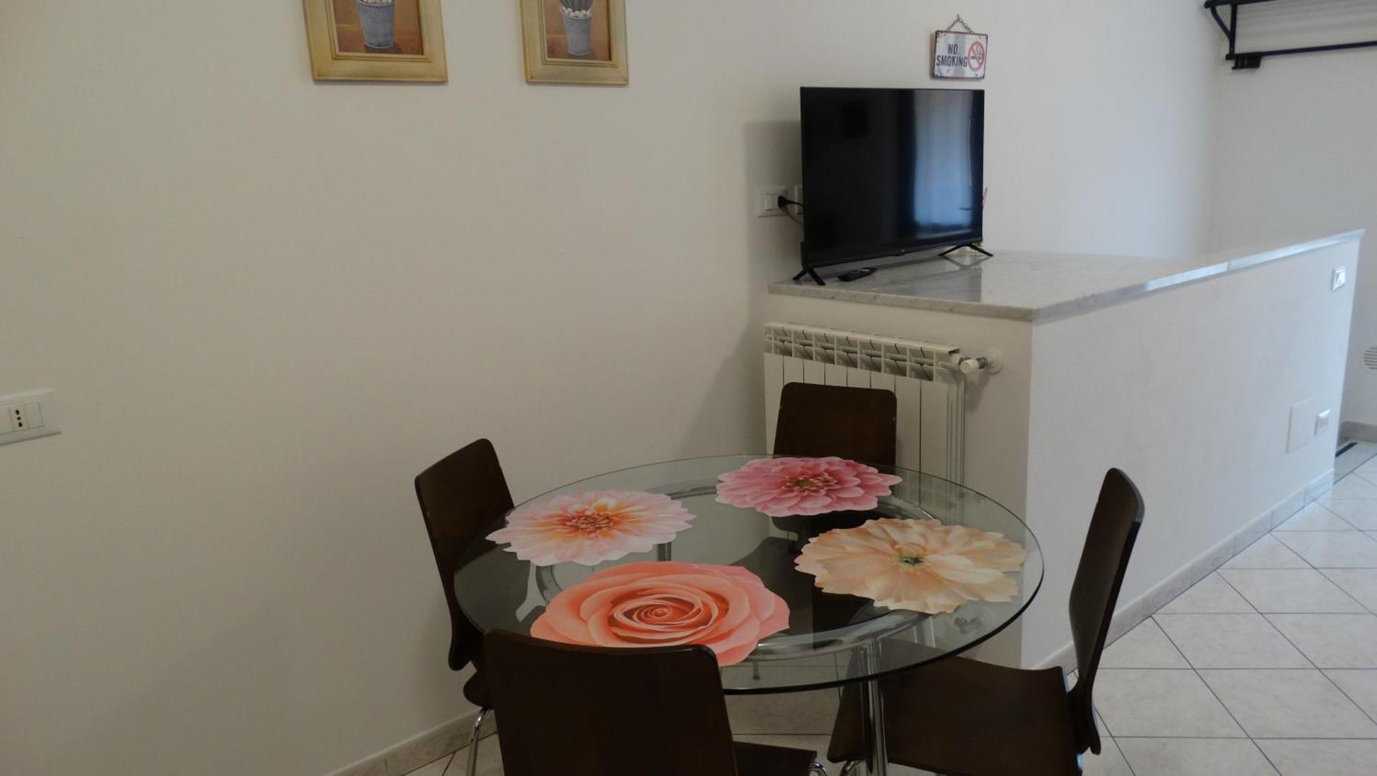Rose Apartment Luni المظهر الخارجي الصورة