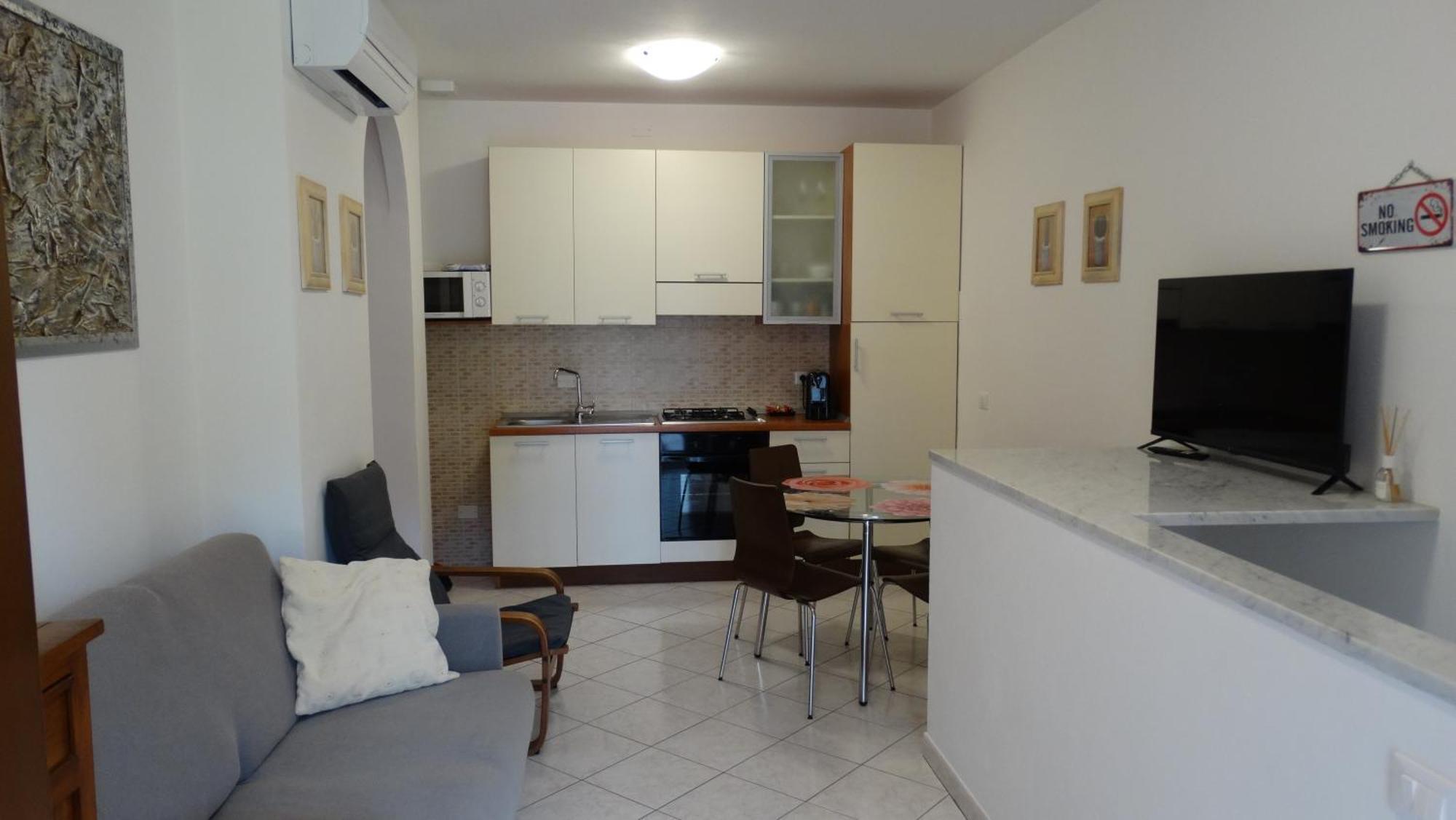 Rose Apartment Luni المظهر الخارجي الصورة